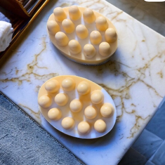 Hand Crafted Oatmeal Honey & Milk Massage Soap Bar - Picture 3 of 5